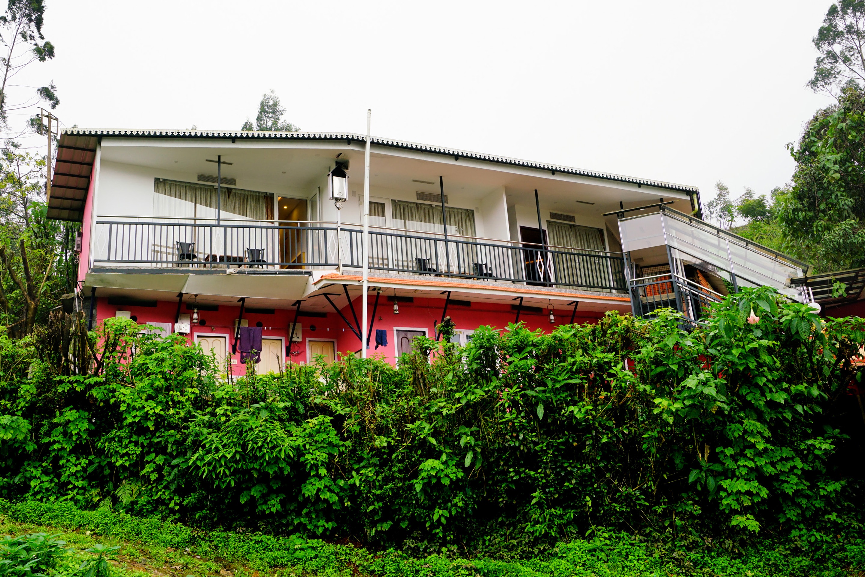 Oyo Home Luxe 16457 Fabulous Cottage Home Luxe Munnar Book