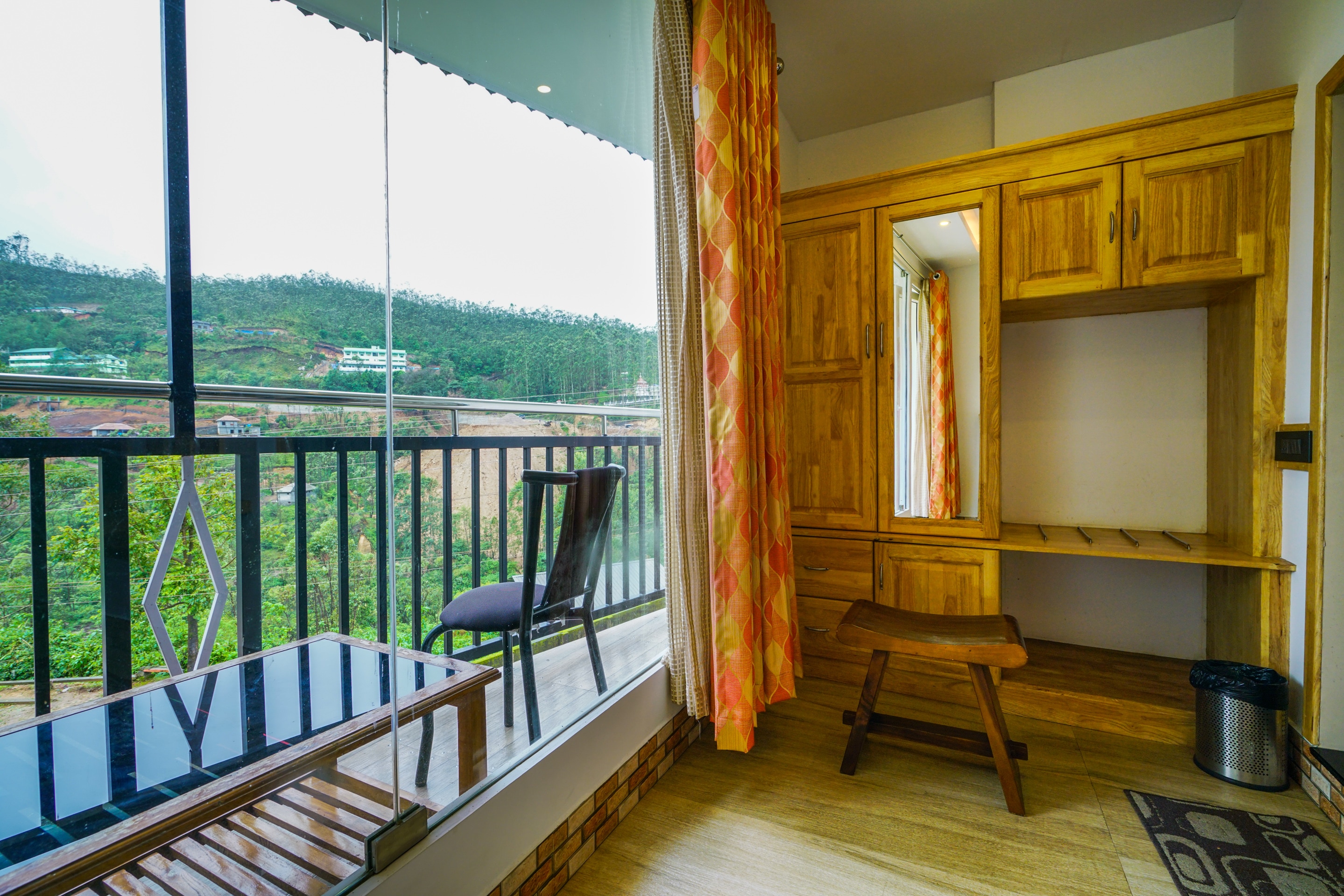 Oyo Home Luxe 16457 Fabulous Cottage Home Luxe Munnar Book
