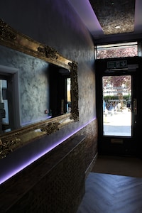 Paddington Townhouse Hotel by OYO