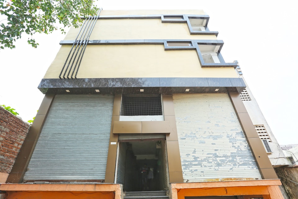 Capital O Hotel Shree Balram International, Station Road, Raipur