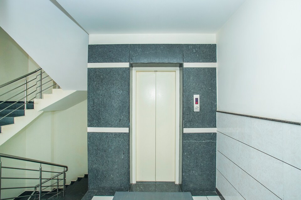 Capital O 16473 Ring View Hotels, Hebbal Bangalore-II, Bangalore