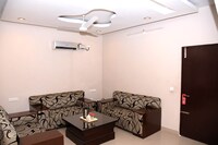 OYO Hotel Iris