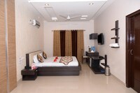 OYO Hotel Iris