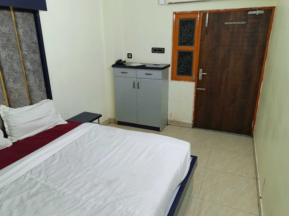 Hotel O The Friends Table Guest House, Sarnath Varanasi, Varanasi