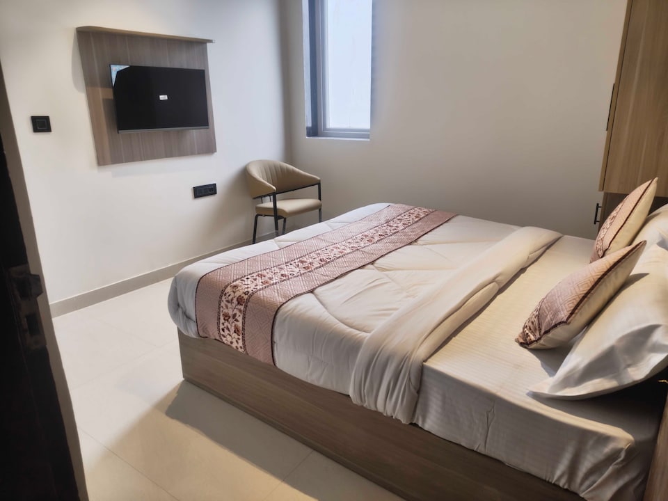 Hotel O RM Velvet Sec 18 Metro Station Rohini Delhi, Pitampura - Rohini Delhi, Delhi