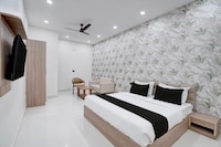 Hotel O RM Velvet Sec 18 Metro Station Rohini Delhi