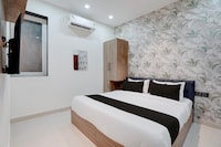 Hotel O RM Velvet Sec 18 Metro Station Rohini Delhi