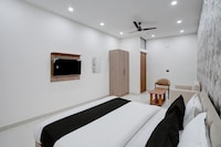Hotel O RM Velvet Sec 18 Metro Station Rohini Delhi