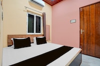 Hotel O Kashi Dham River View