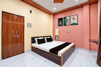 Hotel O Kashi Dham River View