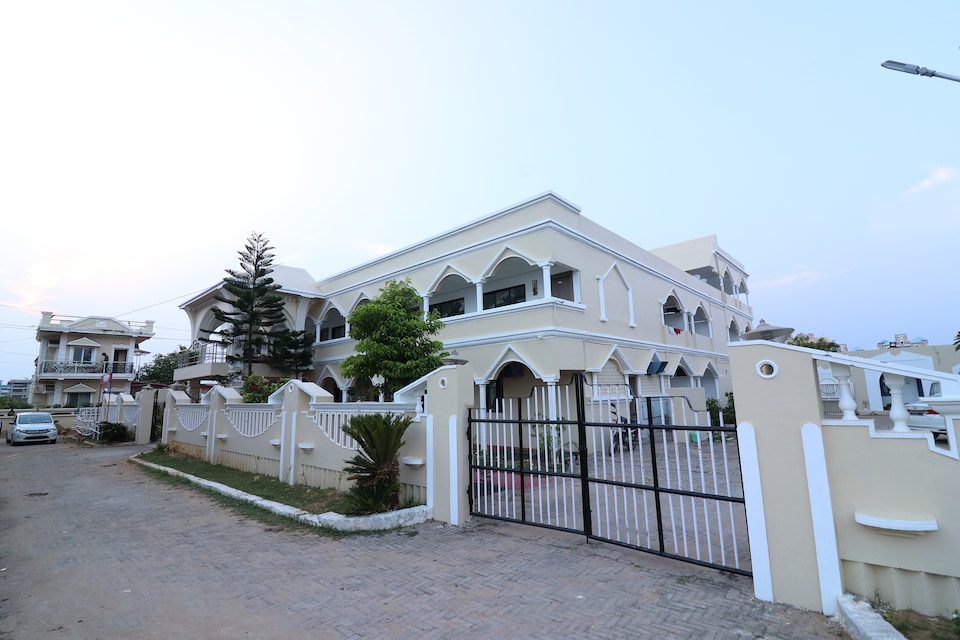 Capital O 16522 Hotel Sidhartha International, Baliapanda Puri, Puri