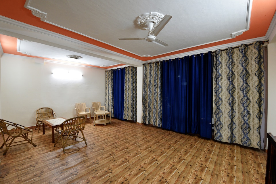OYO Home 16525 Classic Stay, Mall Road Manali, Manali