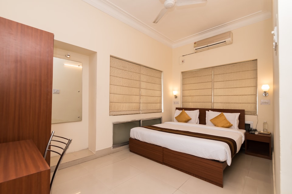 OYO 2765 Salt Lake Sector 3, Salt Lake Kolkata, Kolkata