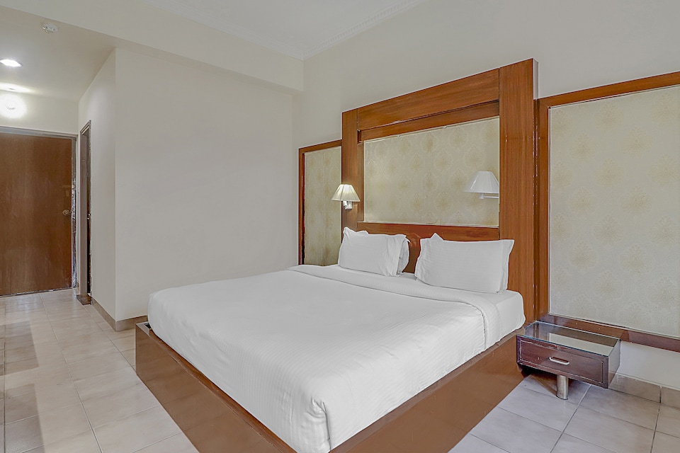 OYO Townhouse 16545 Kant Vilas, Fatehabad Road, Agra