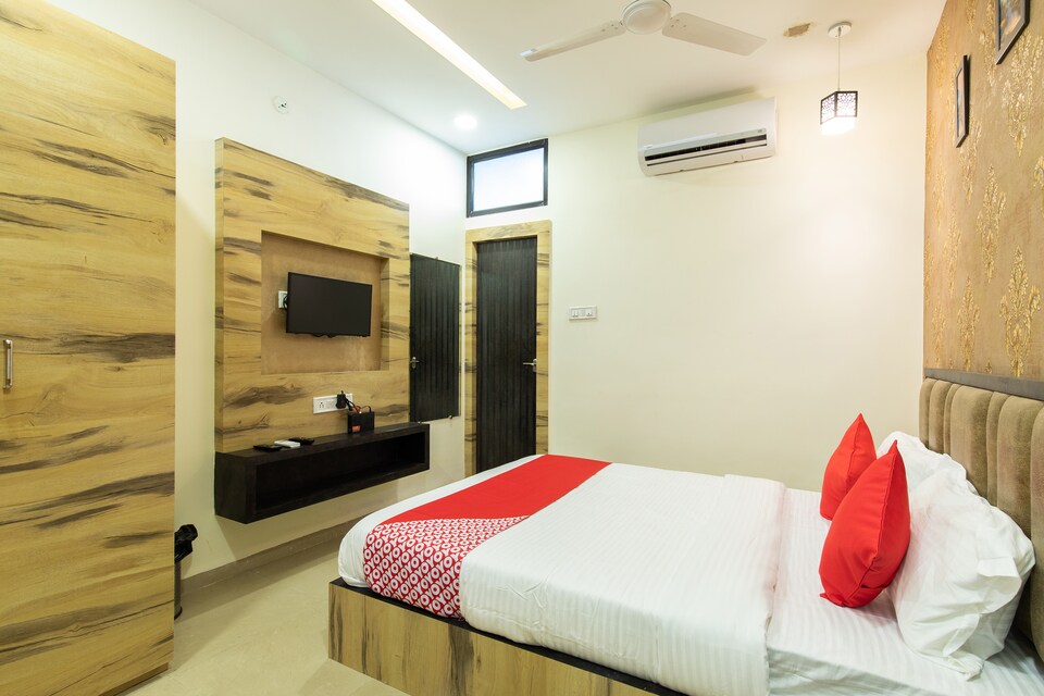 OYO 16546 Hotel Saurabh, Bombay Hospital, Indore