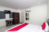 OYO Royal Aayoyjanam Hotel