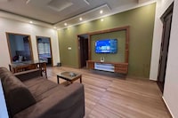 OYO 848031 Honeymoon Holidays