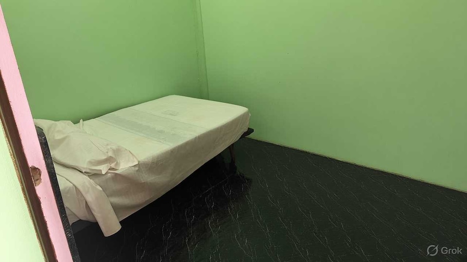 SPOT ON Hotel Greenstay, Naini, Prayagraj