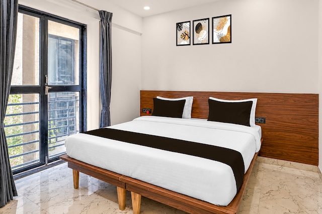 Hotel O P S HOUSE Collection