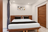 Hotel O P S HOUSE Collection