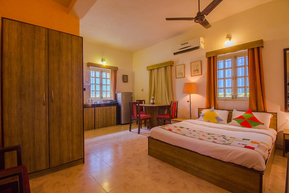 OYO 16555 Luxurious Studio Calangute Beach, Candolim Goa, Goa