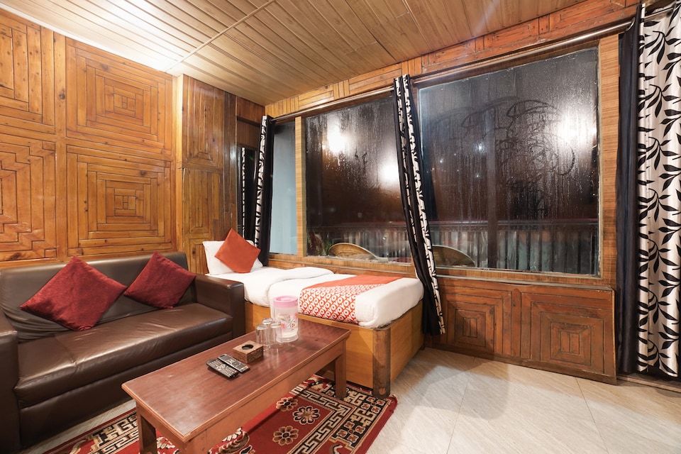 Flagship Surya Holiday Home, Mall Road Nainital, Nainital