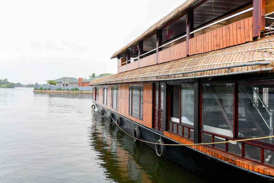 OYO Home 16563 Finishing Point Houseboat, Alappuzha Town Alappuzha, Alappuzha