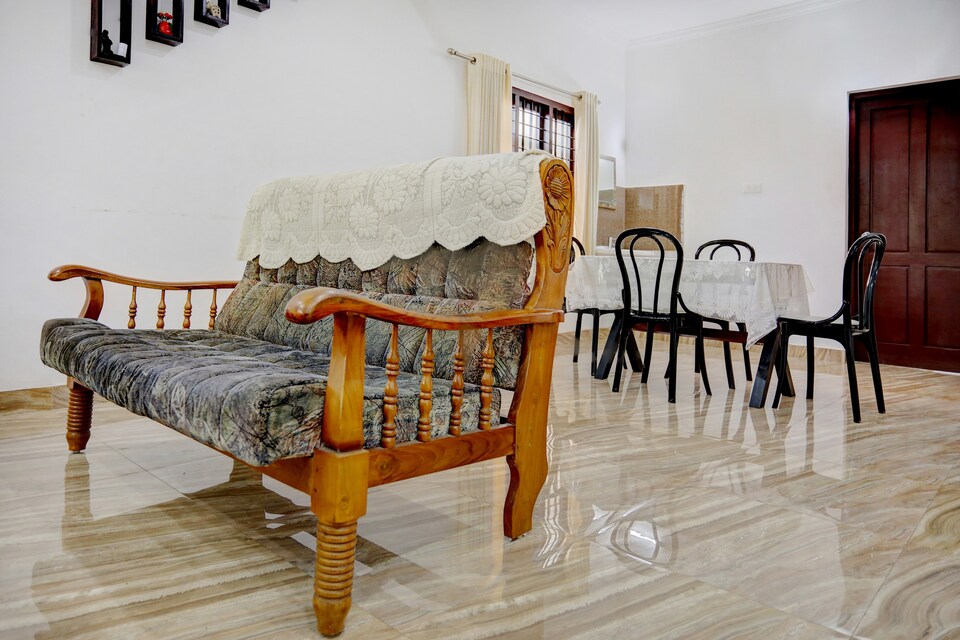 OYO Home 16574 Elegant Villa 2BHK, Aluva Kalamassery Kochi, Kochi
