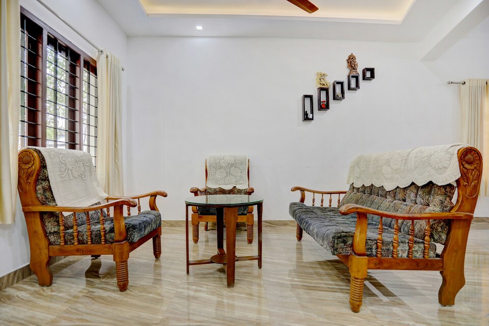 OYO Home 16574 Elegant Villa 2BHK, Aluva Kalamassery Kochi, Kochi