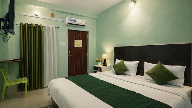 Spot On The Luxury Roommers