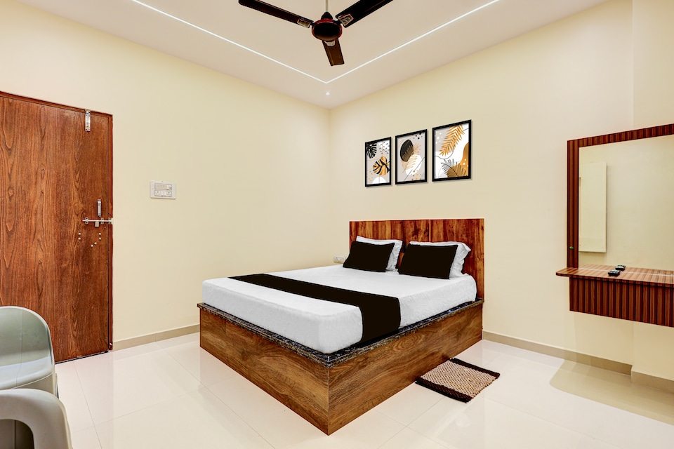Hotel O Veera Dine & Banquet, Bus Stand Nagpur, Nagpur
