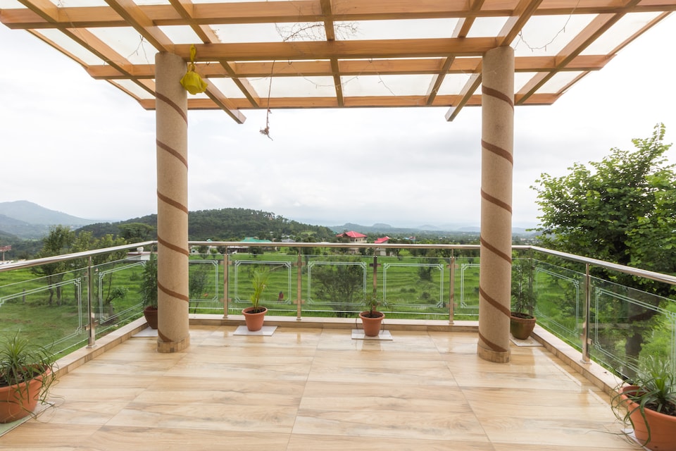 OYO Home 16593 Luxury Galaxy Studio, Dharamshala, Dharamshala