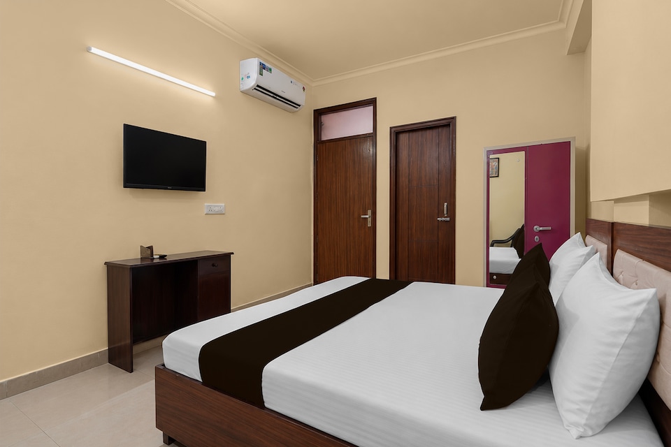 Hotel O Surya Palace , Dwarka Delhi, Delhi