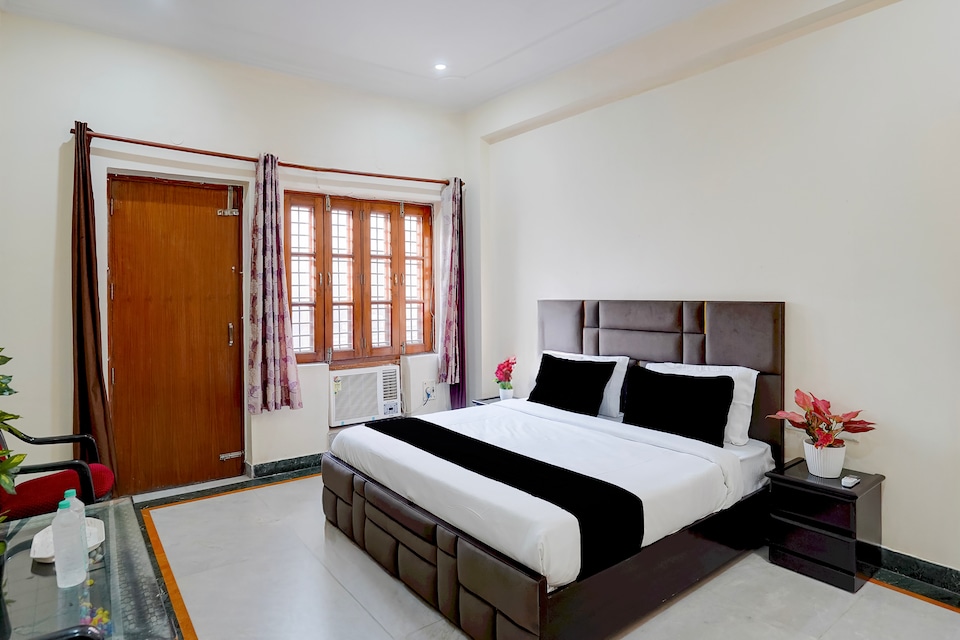 Hotel O Mourya Hotel , Golf Course Road, Gurgaon