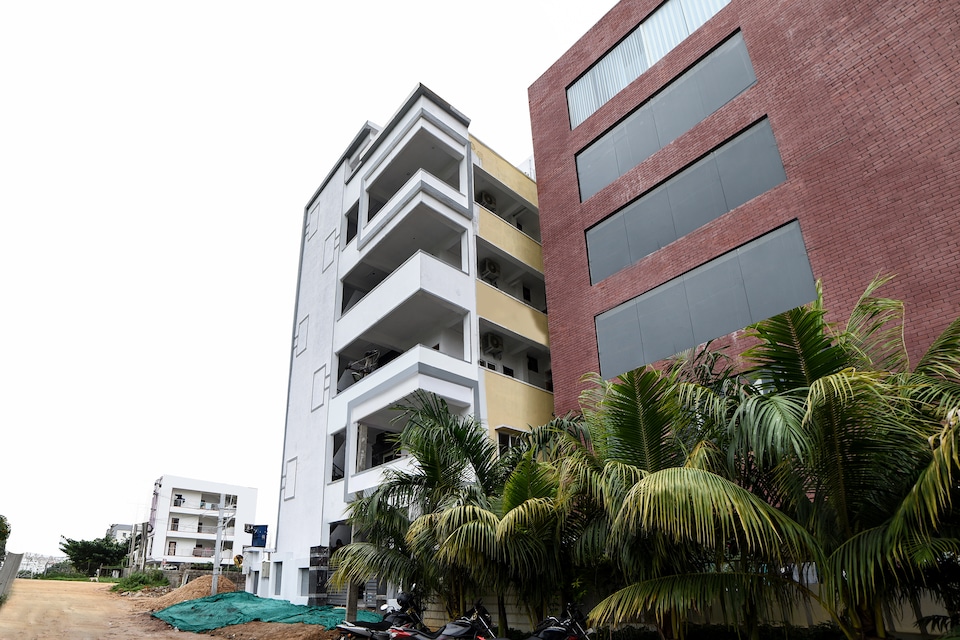 OYO 16606 Iconic Living, Kothaguda, Hyderabad