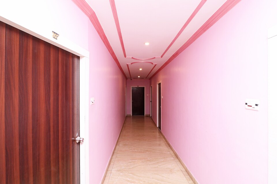 OYO 16610 Hotel Shri Ram International, Godowlia, Varanasi