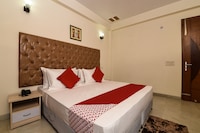 OYO The Oro Homes Near Nsez Metro Station