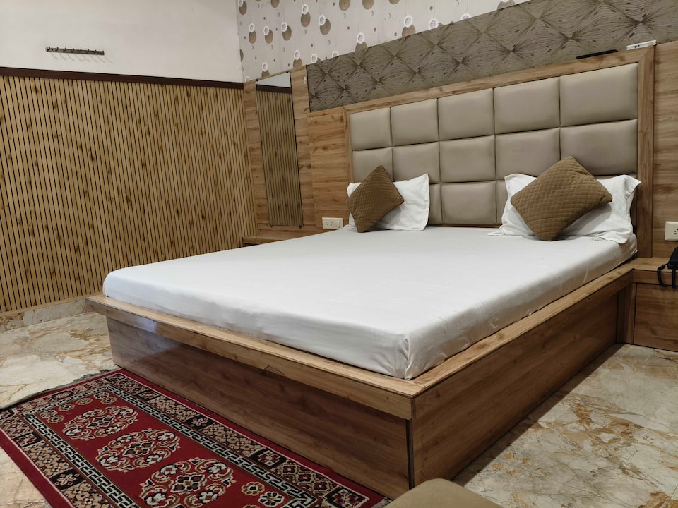 Hotel O P.G Mannat Residency , Aligarh, Aligarh
