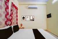 Hotel O  S STAYS 
