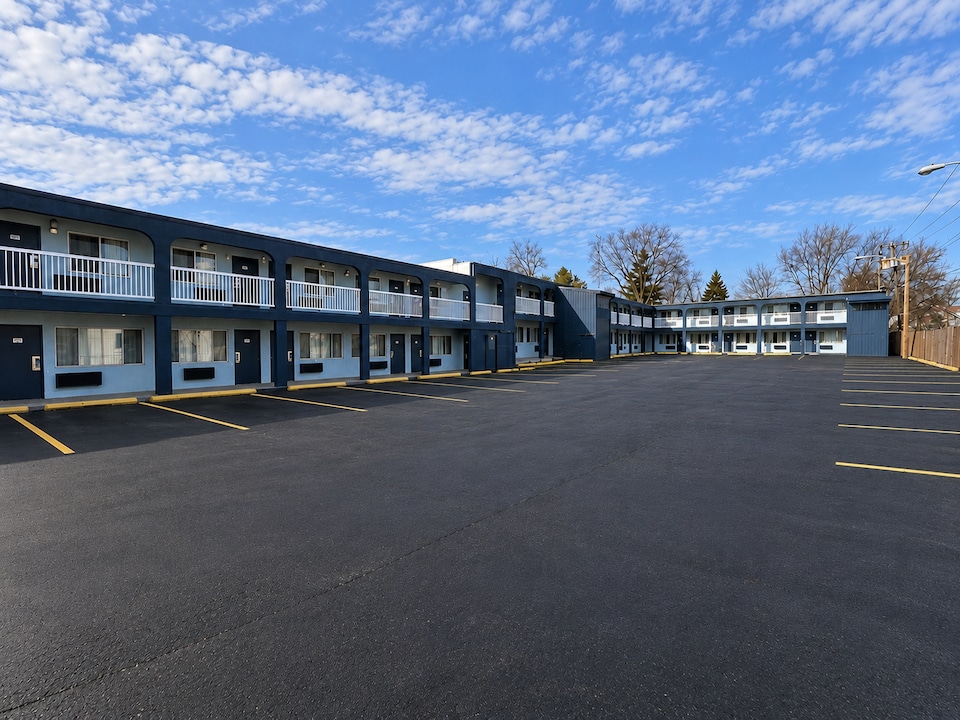 Richmond Inn & Suites Near Dayton I-70, Richmond IN, Richmond IN