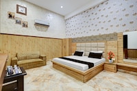 Collection O Dhanghati Road Govardhan Formerly Vaikunth Radhika