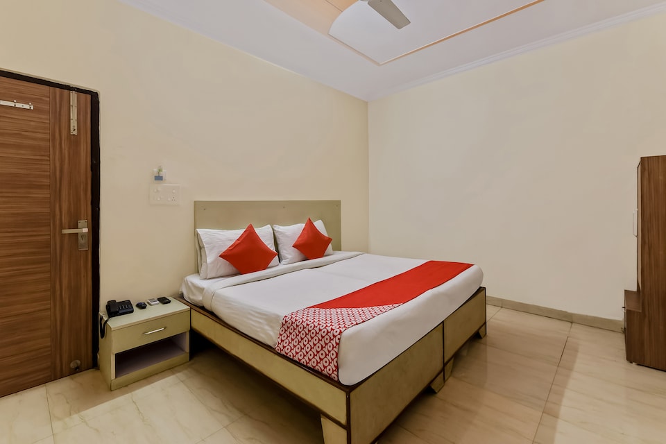SPOT ON Hotel Mahadev, Ghaziabad City, Ghaziabad