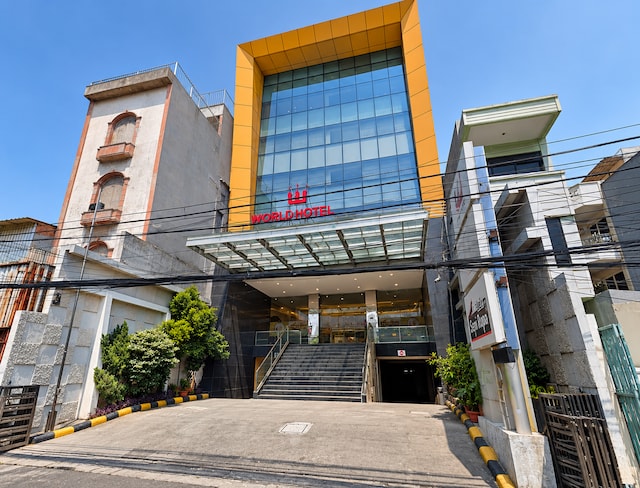 Clubhouse World Hotel Jakarta Bandengan
