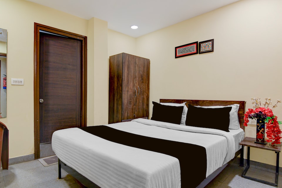 Hotel O Bangur Aura , New Town, Kolkata