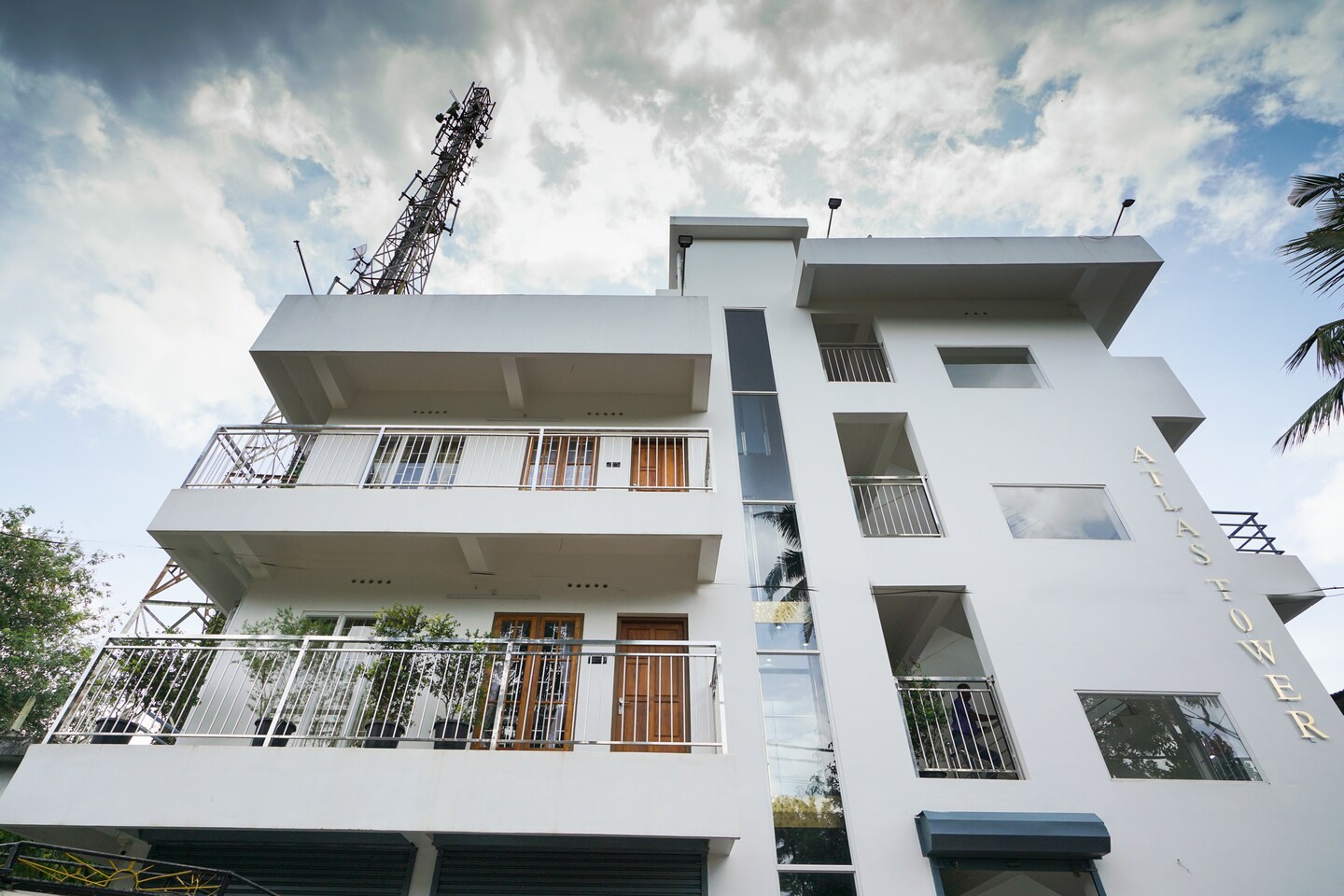 Oyo 16672 Home Elegant 2bhk Near Kochi Airport Hotel Oyo 16672 Home Elegant 2bhk Near Kochi Airport 1