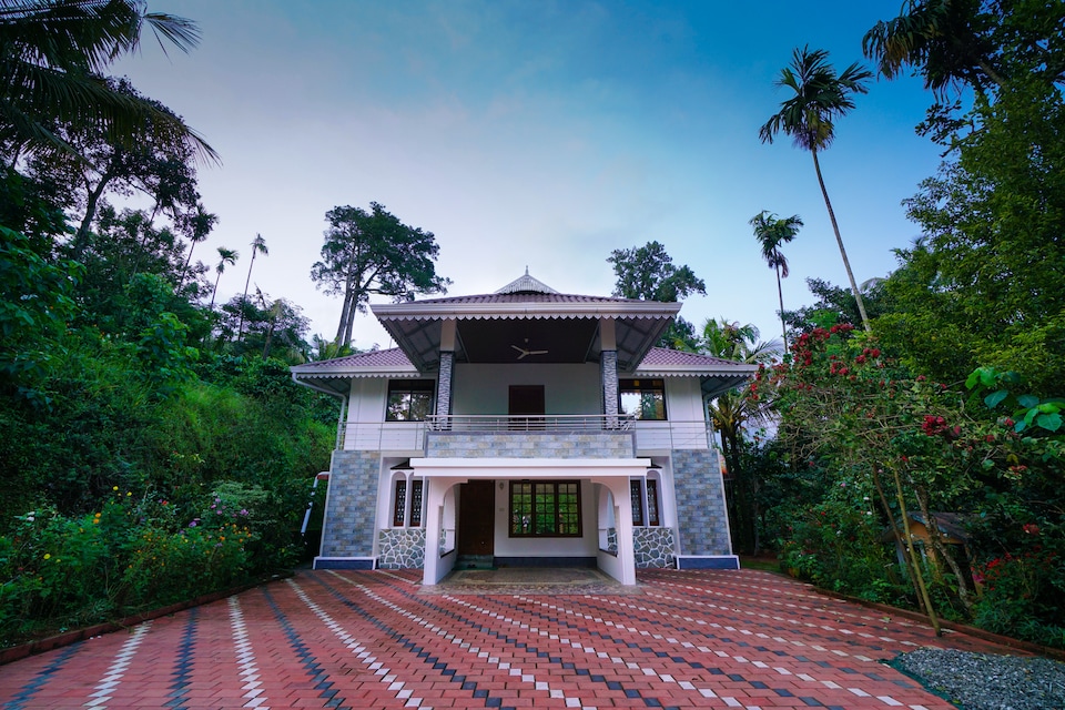 OYO Home 16673 Spacious 1BHK, Marayoor Munnar, Munnar