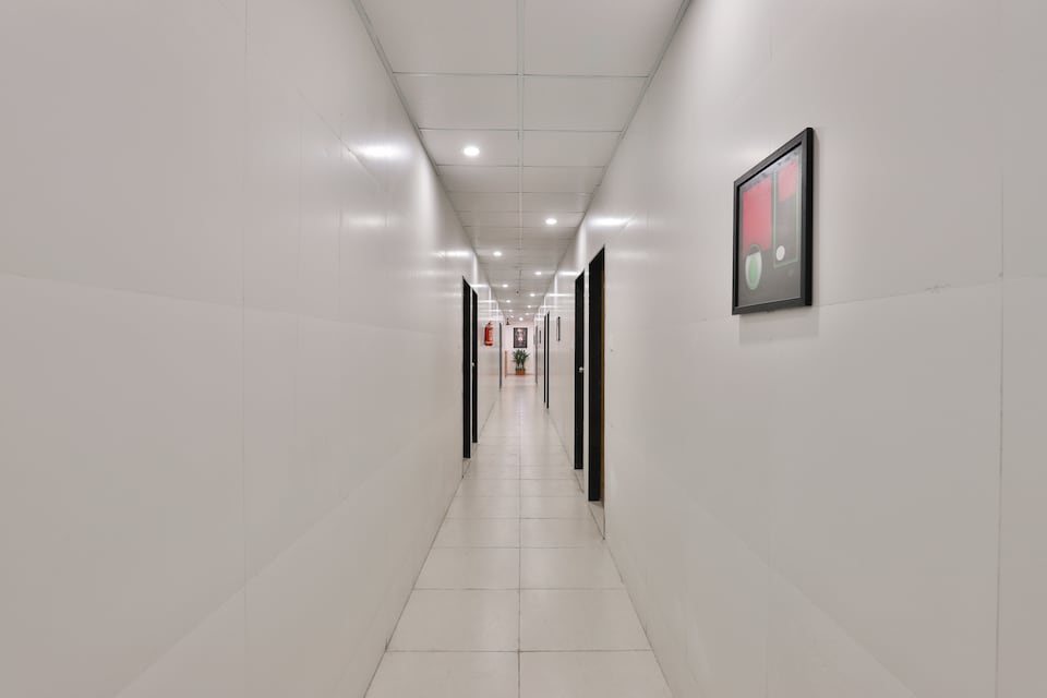 OYO Hotel Shri Krishna Inn, Sachin Surat, Surat