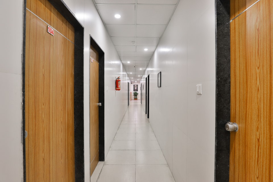 OYO Hotel Shri Krishna Inn, Sachin Surat, Surat