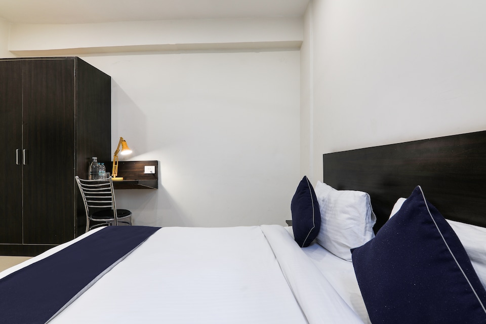 OYO SilverKey Cd Sohna Road Near Omaxe Gurgaon Mall, Sohna Road, Gurgaon