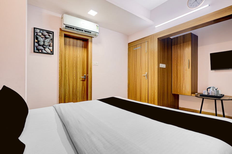 Collection O Bapat Square Formerly Riboila, Vijay Nagar Indore, Indore